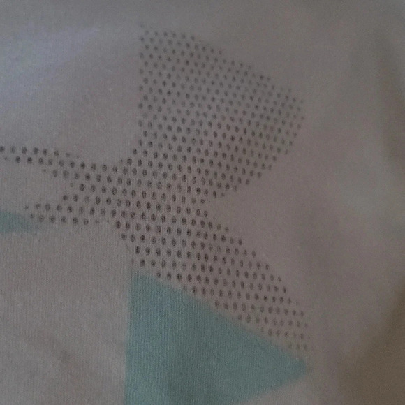 UnderArmour T shirt with light blue/silver logo - Picture 4 of 5